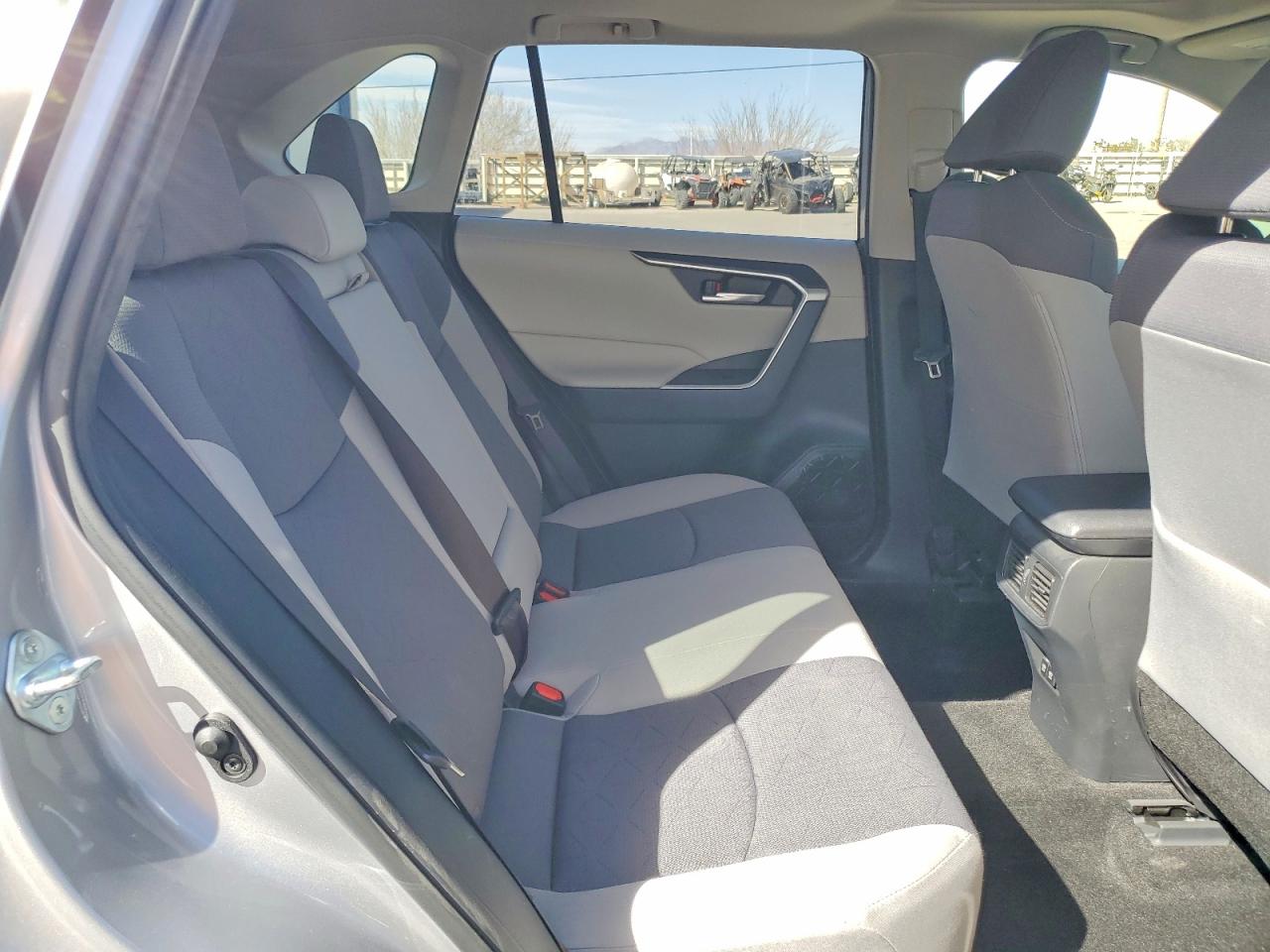 2019 TOYOTA RAV4 XLE photo 21