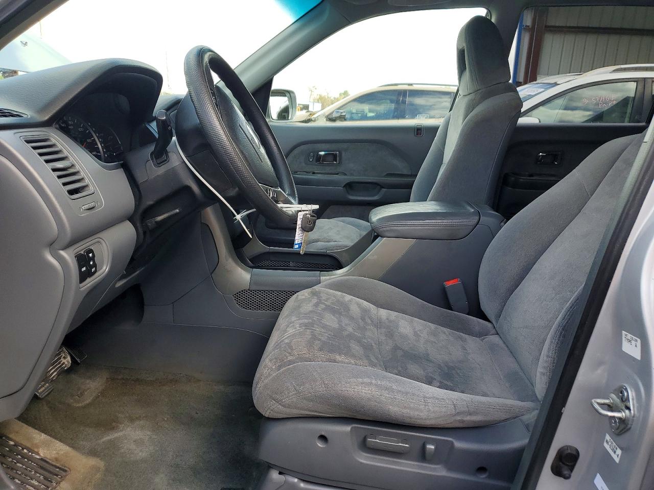 2004 HONDA PILOT EX photo 19
