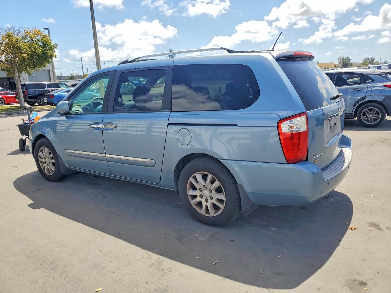 2010 KIA SEDONA EX photo 3