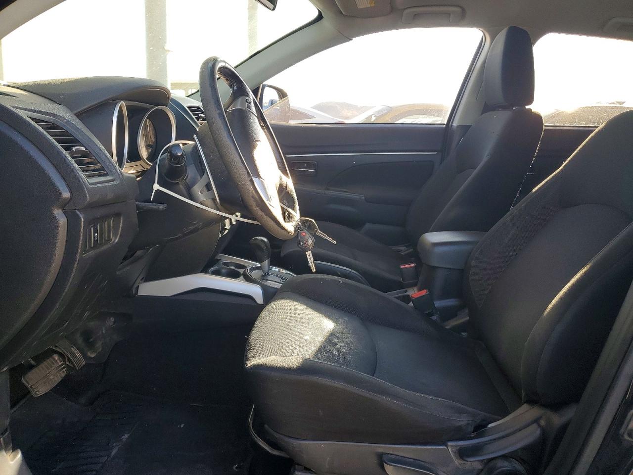2011 MITSUBISHI OUTLANDER SPORT ES photo 19