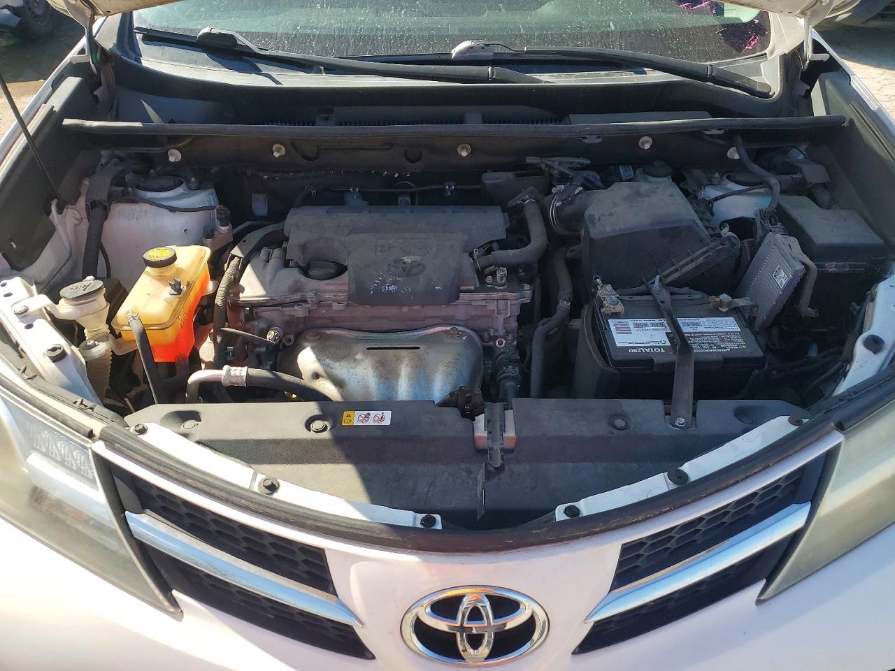 2014 TOYOTA RAV4 LE photo 23