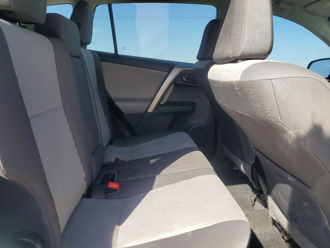 2014 TOYOTA RAV4 LE photo 21