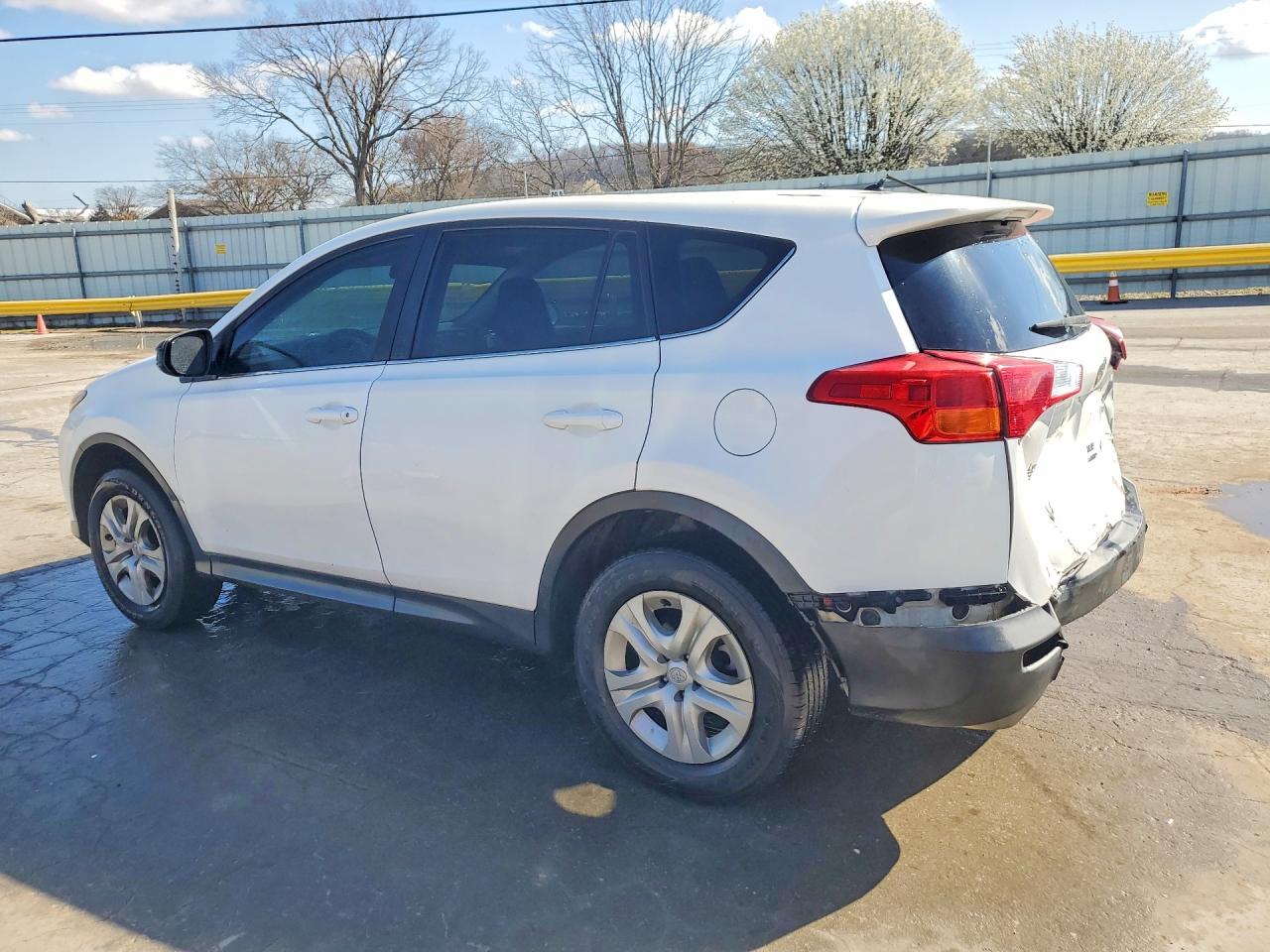 2014 TOYOTA RAV4 LE photo 3
