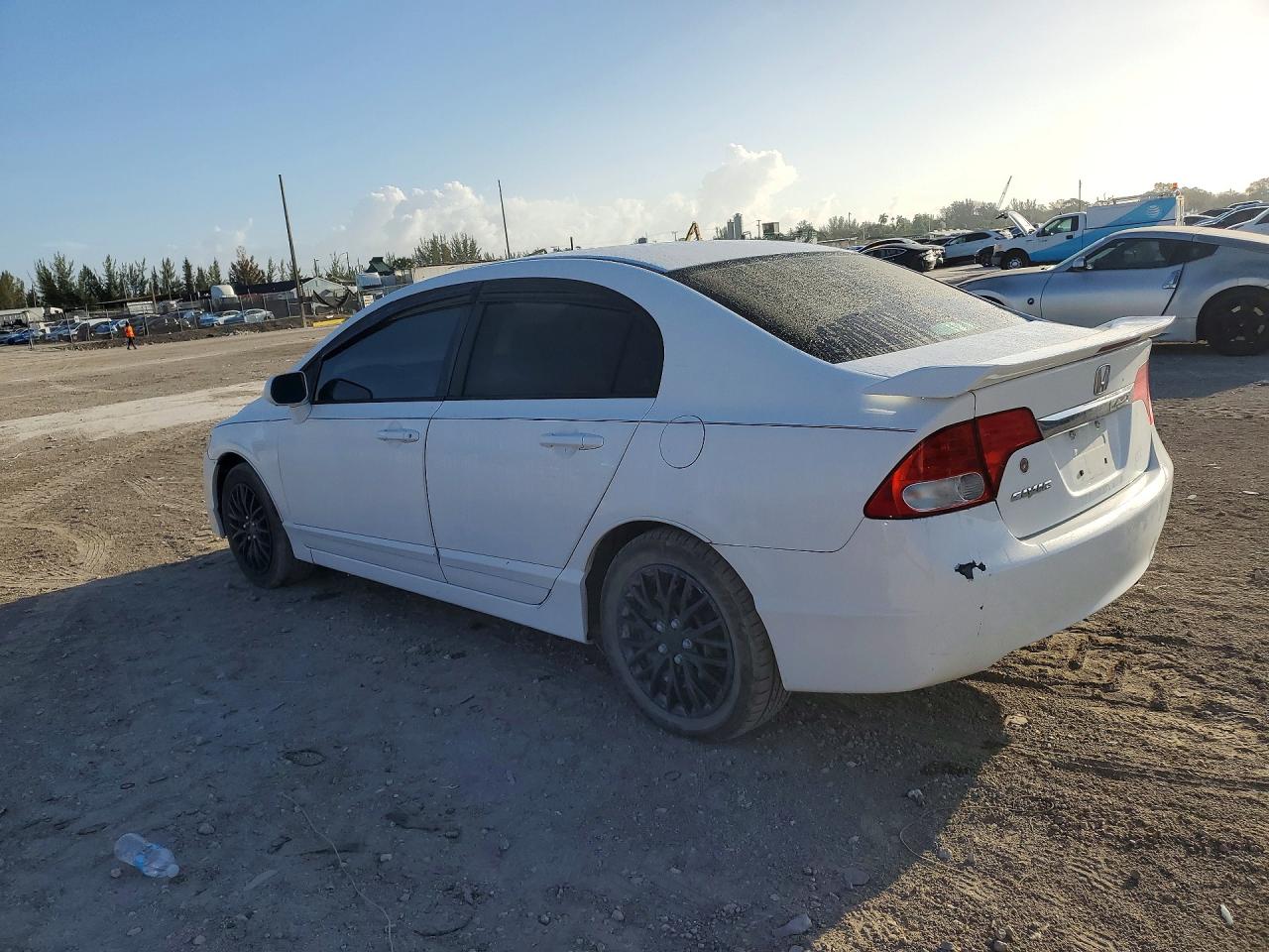 2011 HONDA CIVIC LX photo 2