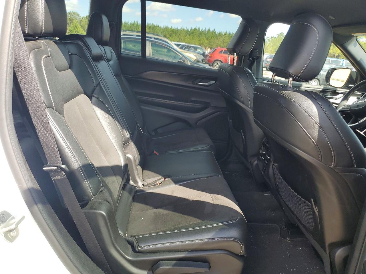 2023 JEEP GRAND CHEROKEE L LAREDO photo 11