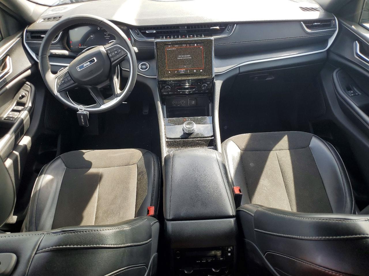 2023 JEEP GRAND CHEROKEE L LAREDO photo 8