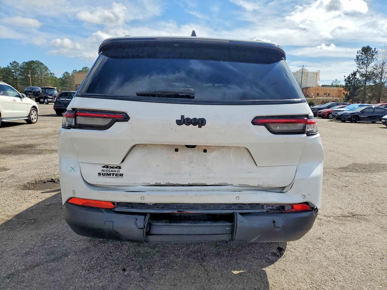 2023 JEEP GRAND CHEROKEE L LAREDO photo 6