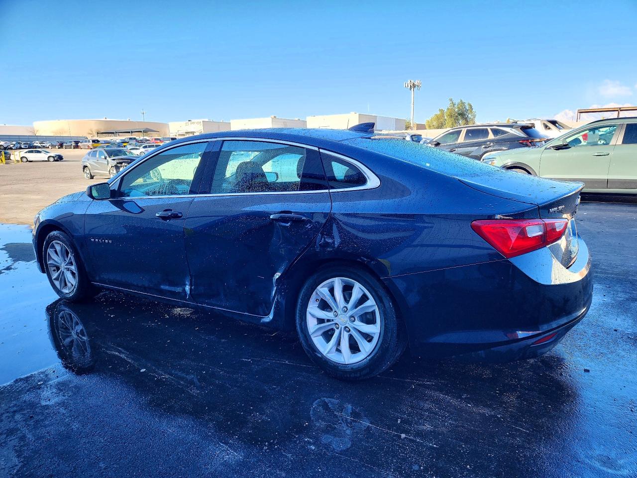 2023 CHEVROLET MALIBU LT photo 2