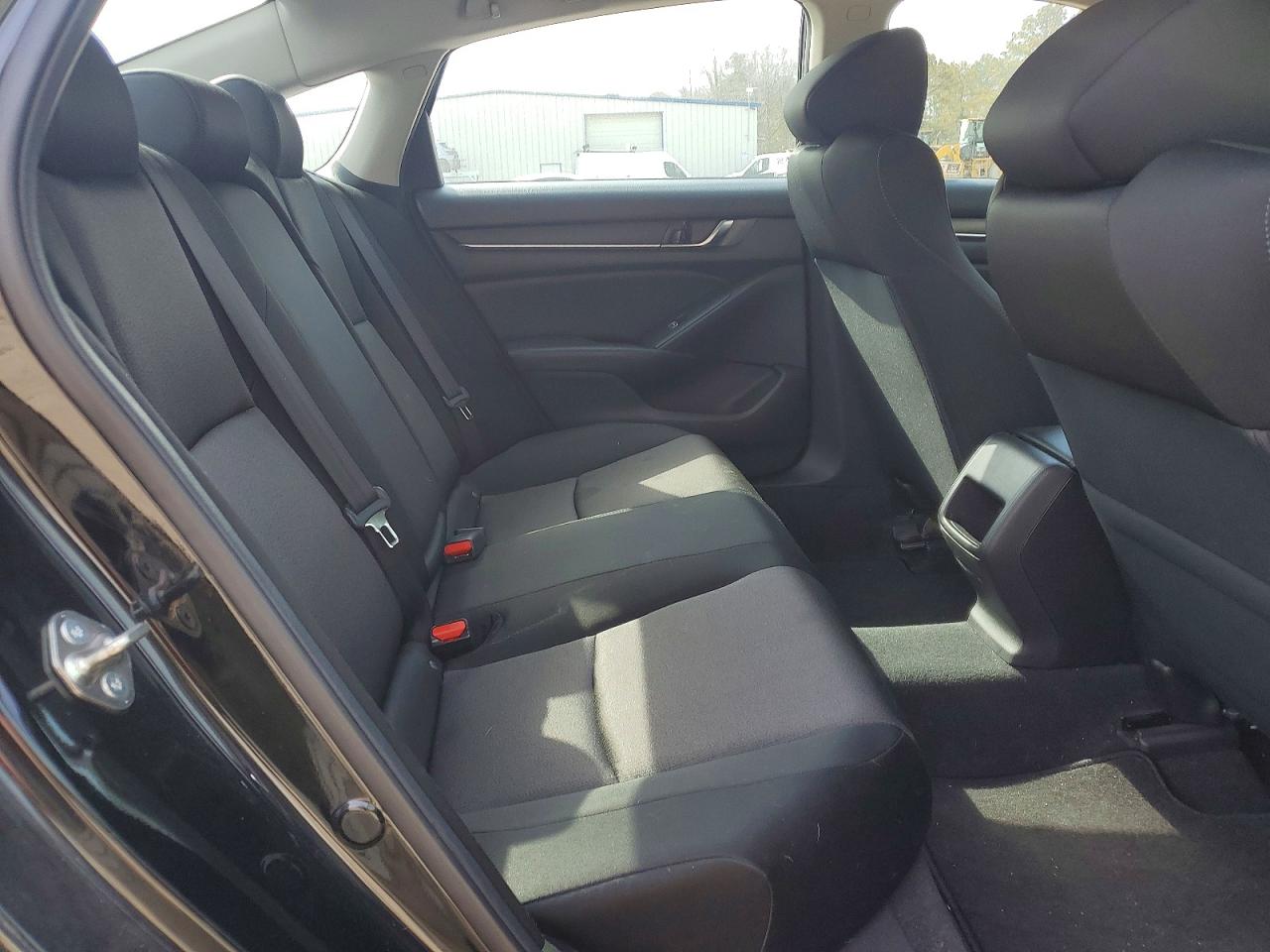 2018 HONDA ACCORD LX photo 28