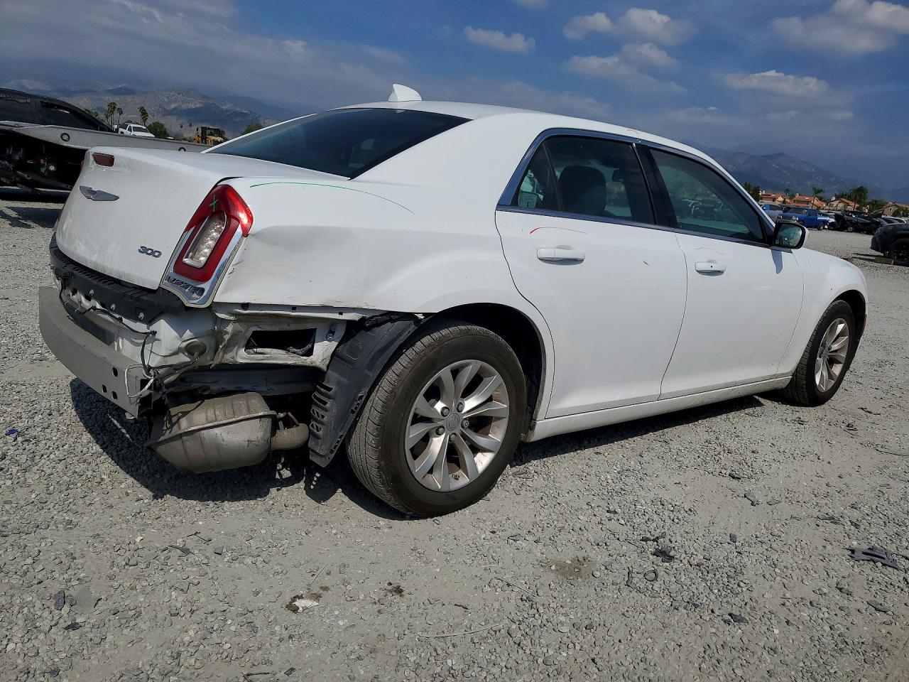 2022 CHRYSLER 300 TOURING photo 3