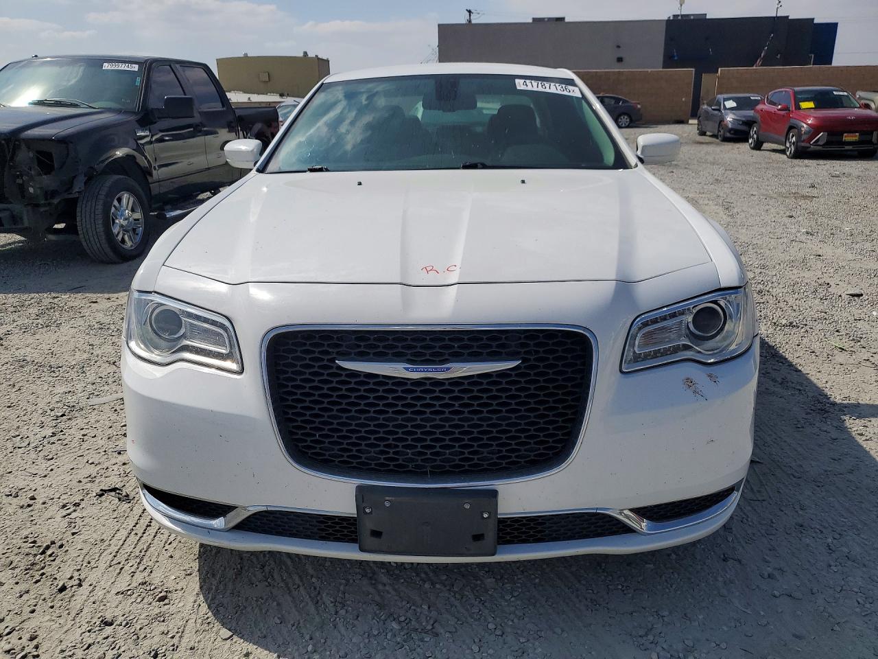 2022 CHRYSLER 300 TOURING photo 5