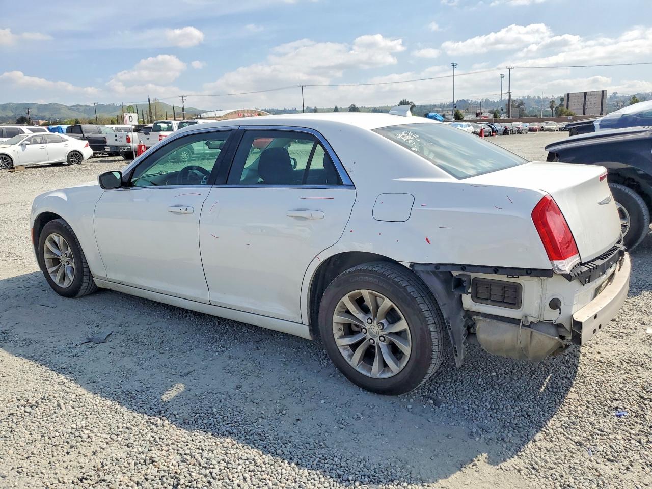 2022 CHRYSLER 300 TOURING photo 2