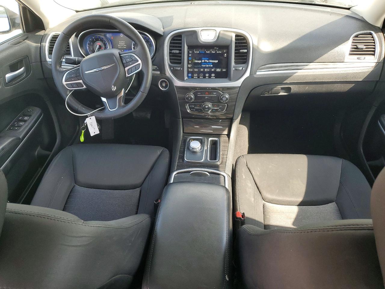 2022 CHRYSLER 300 TOURING photo 8