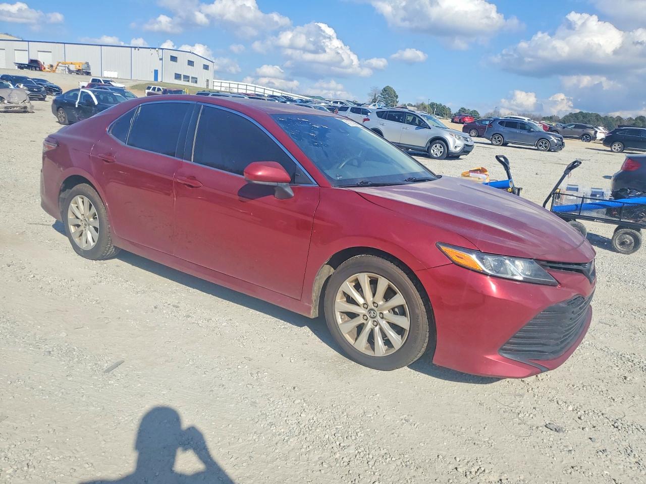 2018 TOYOTA CAMRY LE photo 7