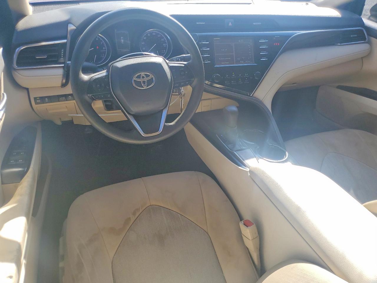 2018 TOYOTA CAMRY LE photo 15
