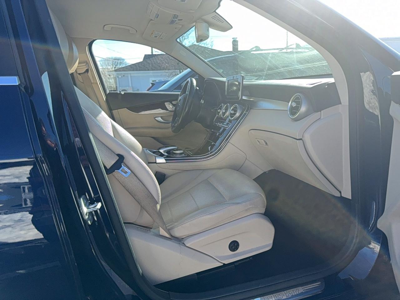 2016 MERCEDES-BENZ GLC 300 photo 5