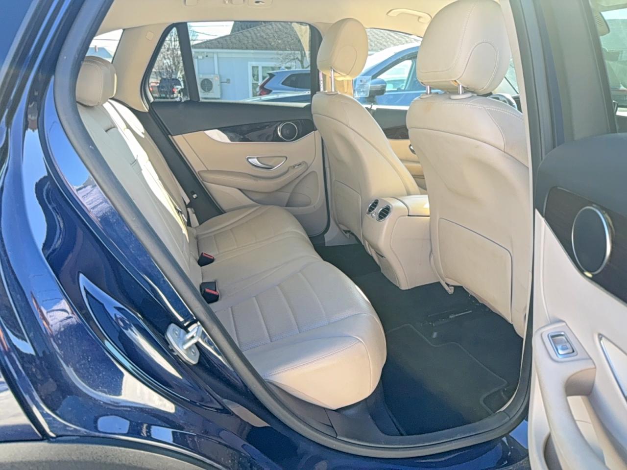 2016 MERCEDES-BENZ GLC 300 photo 6