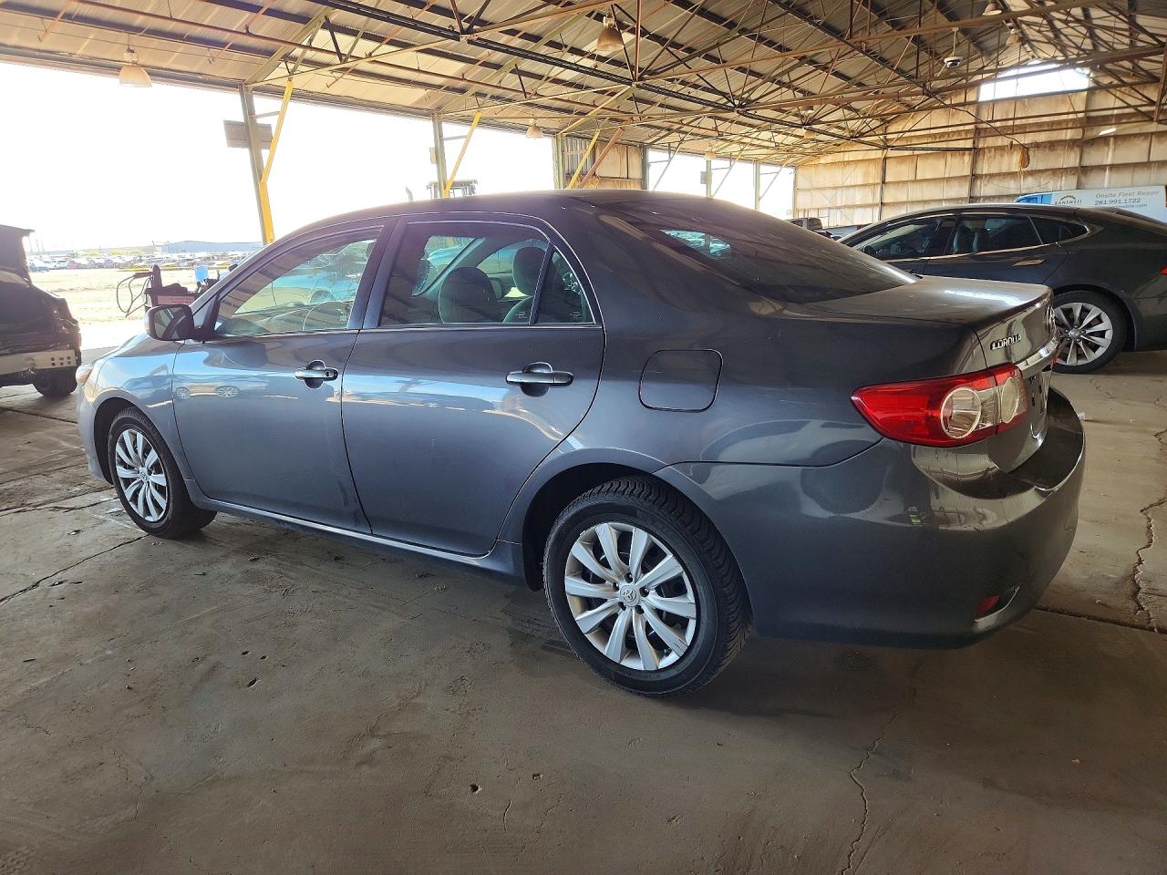 2013 TOYOTA COROLLA LE photo 2