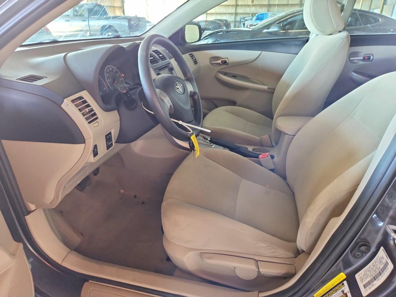 2013 TOYOTA COROLLA LE photo 7