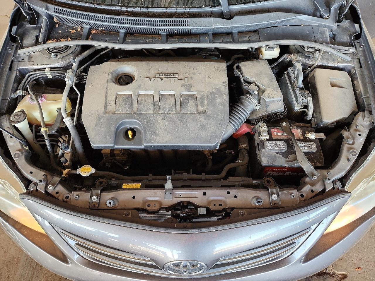 2013 TOYOTA COROLLA LE photo 11