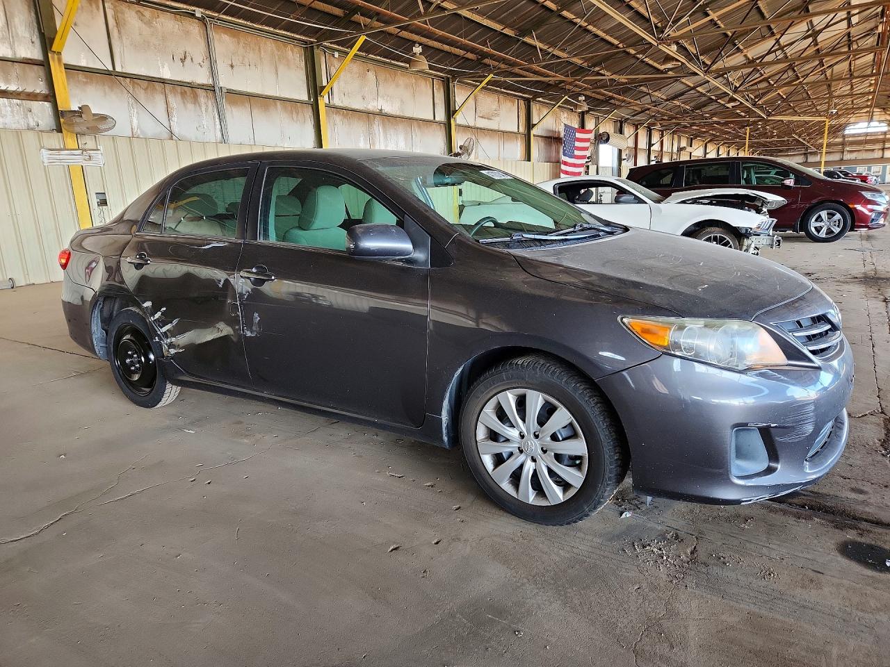 2013 TOYOTA COROLLA LE photo 4