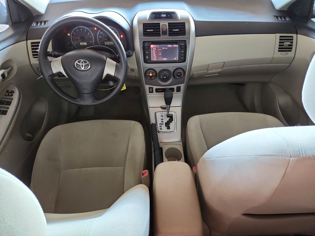 2013 TOYOTA COROLLA LE photo 8