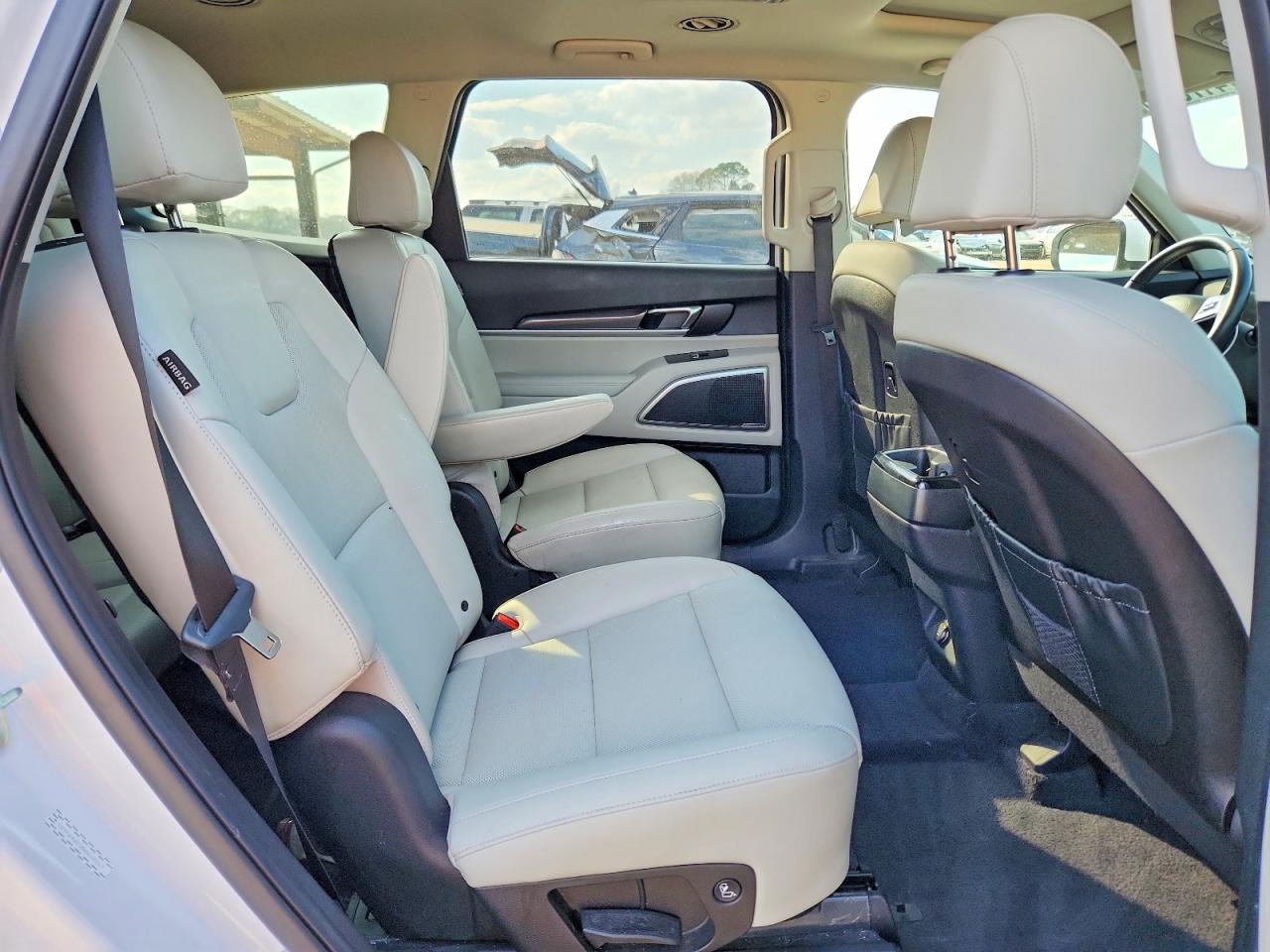 2025 KIA TELLURIDE S photo 21