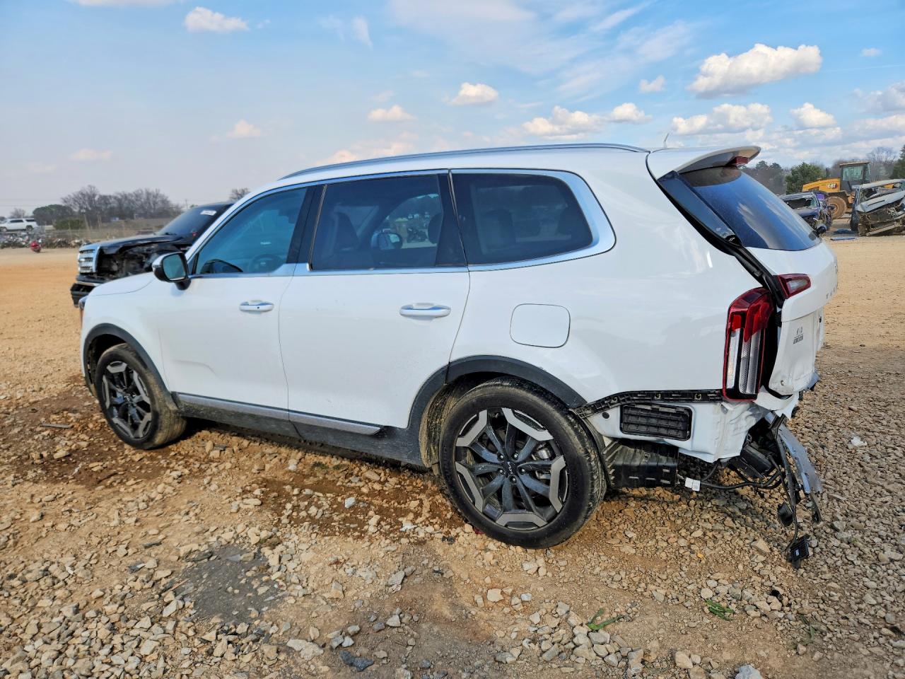 2025 KIA TELLURIDE S photo 3