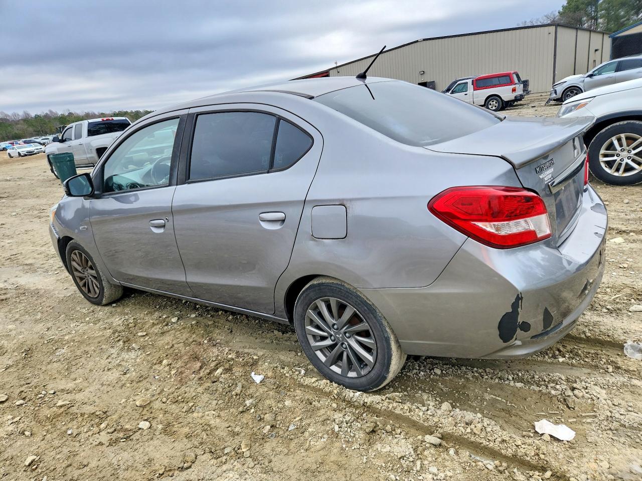 2017 MITSUBISHI MIRAGE G4 SE photo 3