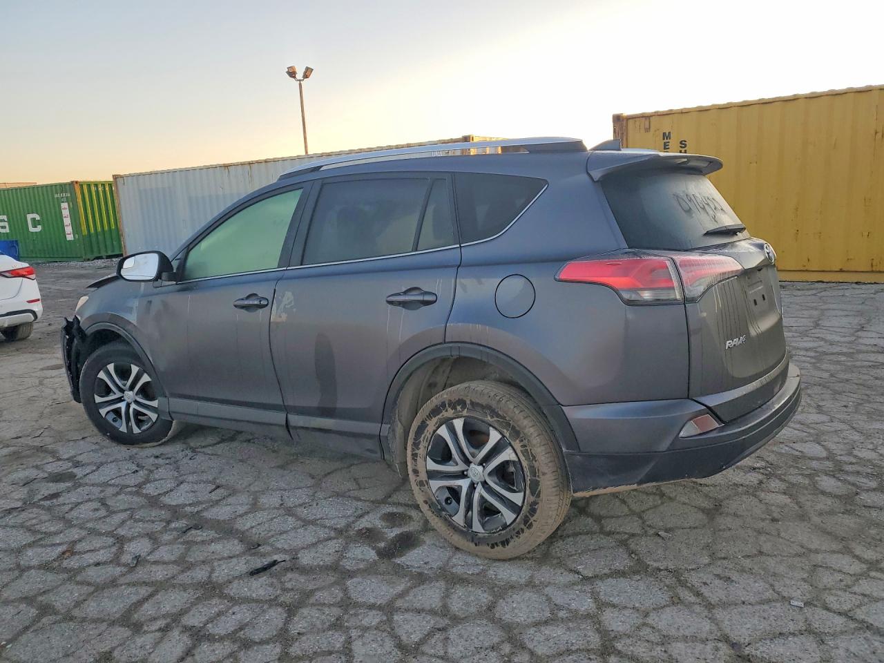 2016 TOYOTA RAV4 LE photo 2