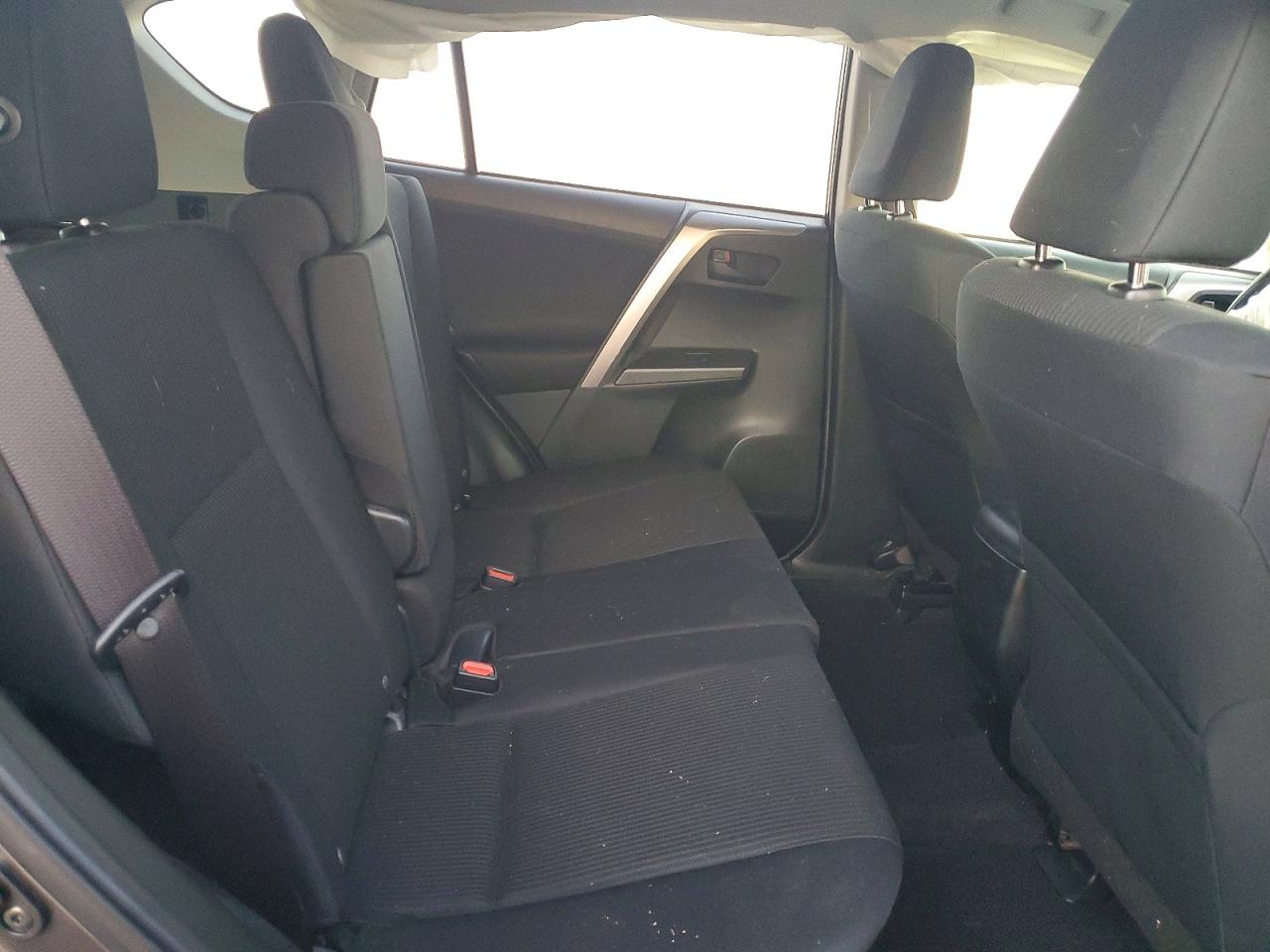 2016 TOYOTA RAV4 LE photo 11