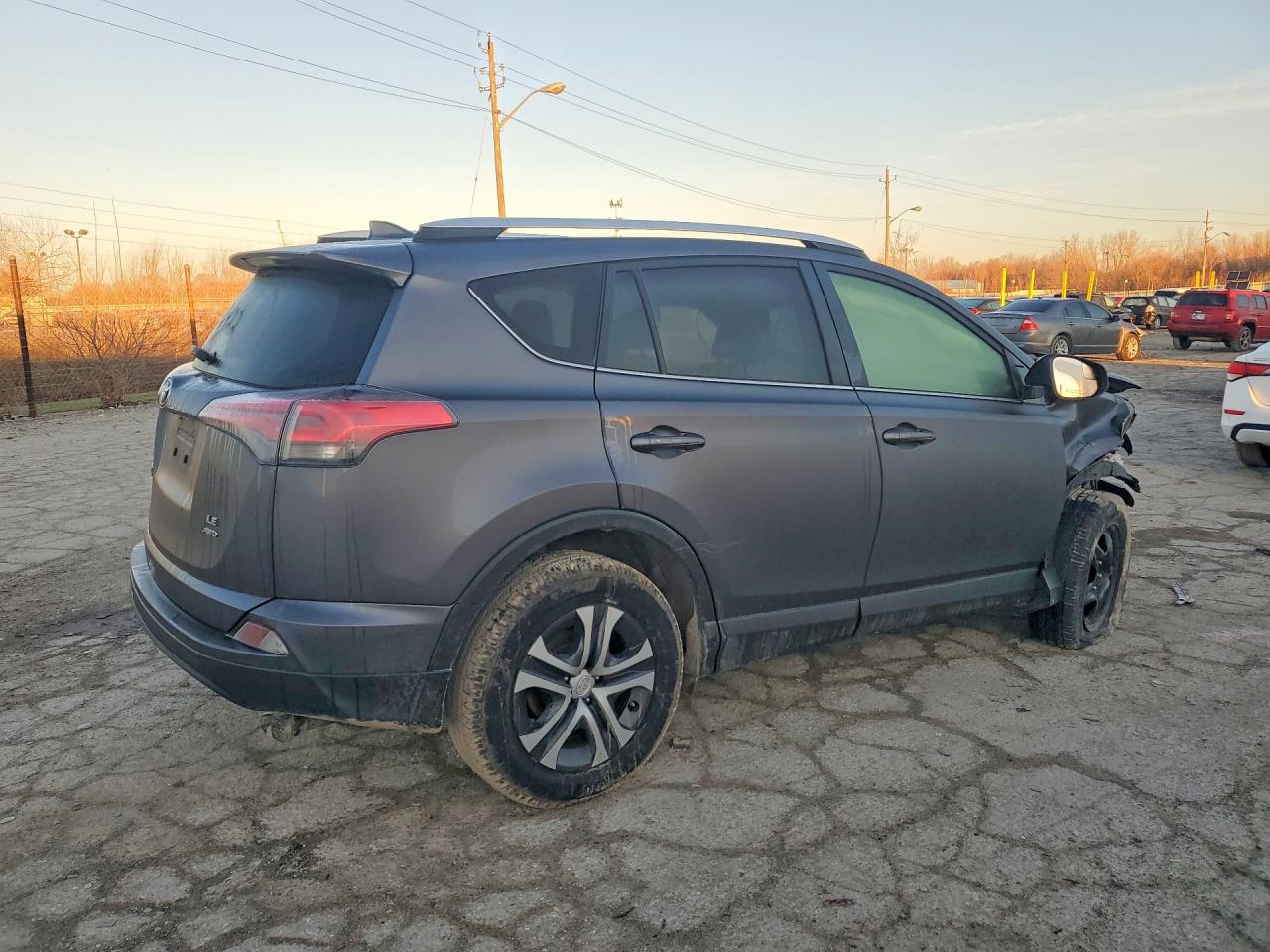 2016 TOYOTA RAV4 LE photo 3