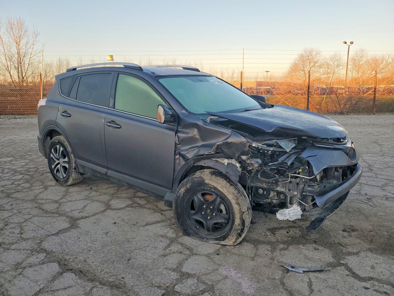 2016 TOYOTA RAV4 LE photo 4