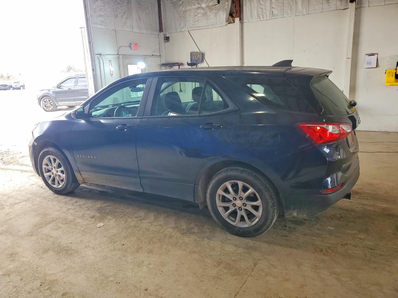 2020 CHEVROLET EQUINOX photo 2