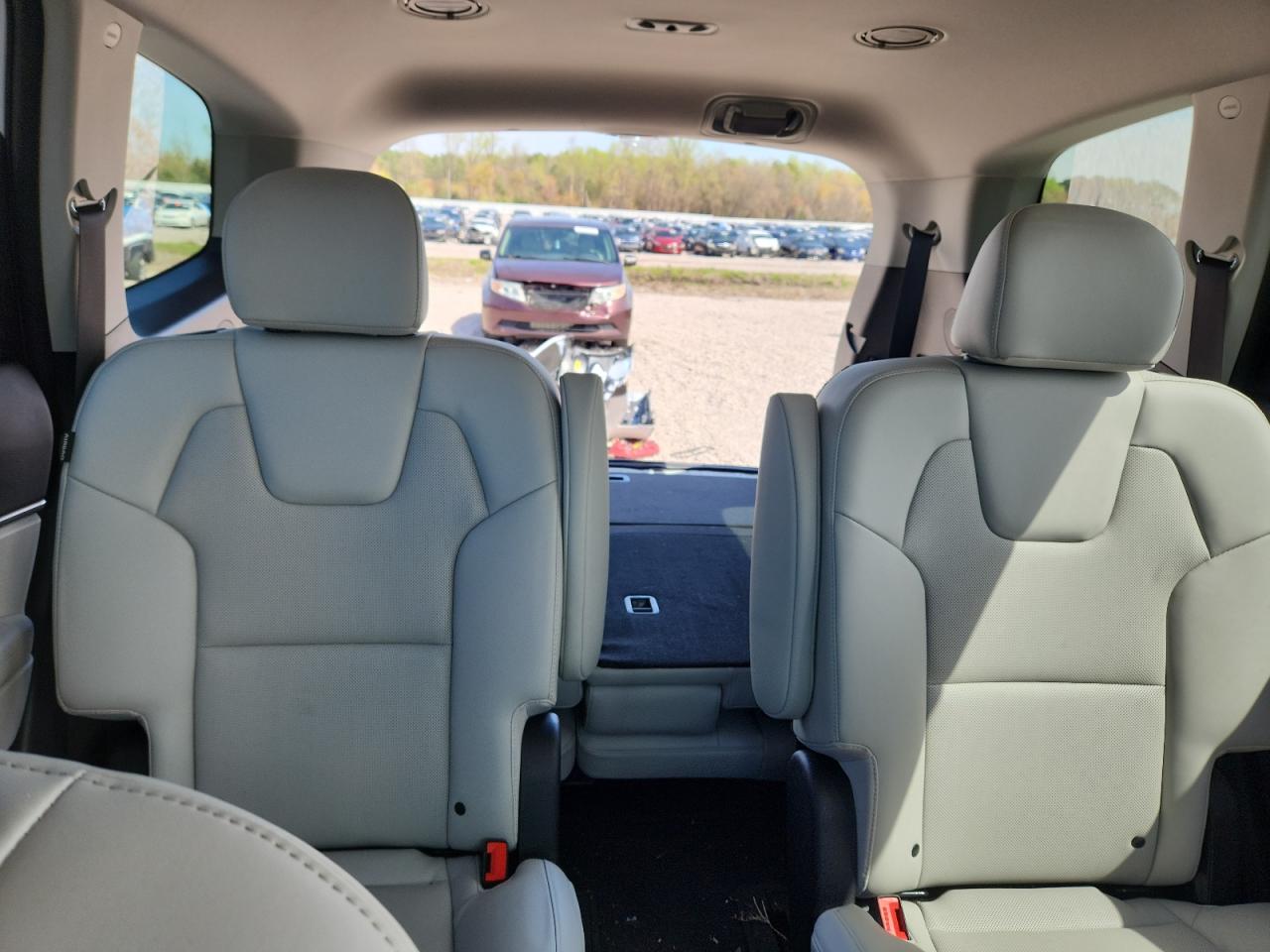 2025 KIA TELLURIDE S photo 19