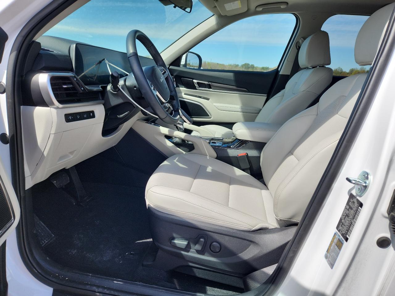 2025 KIA TELLURIDE S photo 13