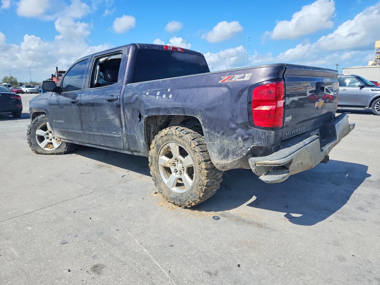 2016 CHEVROLET SILVERADO K1500 LT photo 2