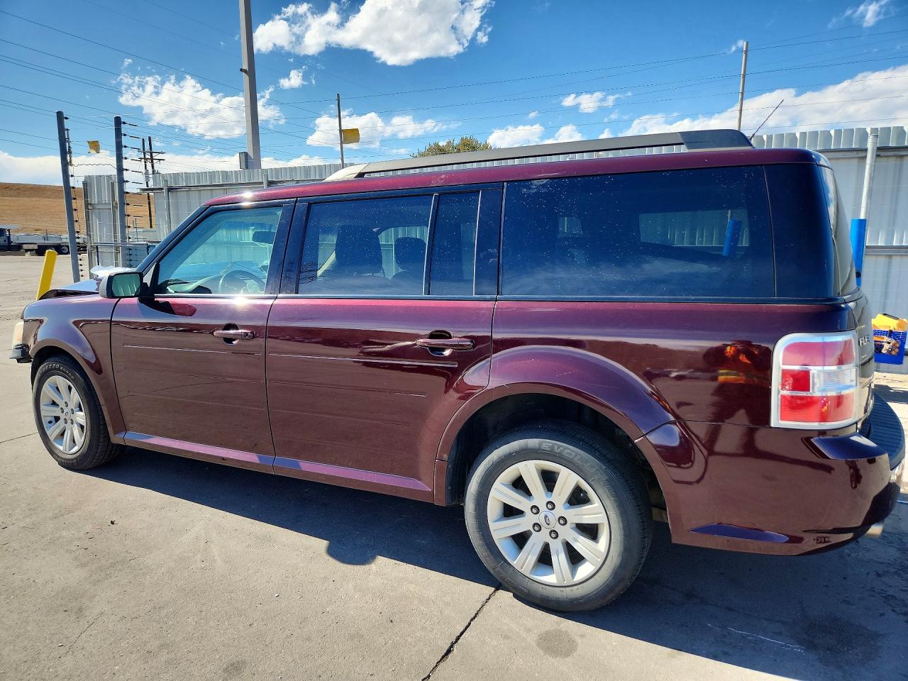 2011 FORD FLEX SE photo 2