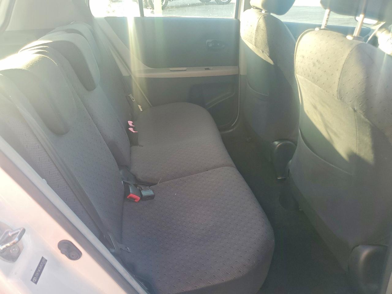2010 TOYOTA YARIS BASE photo 28