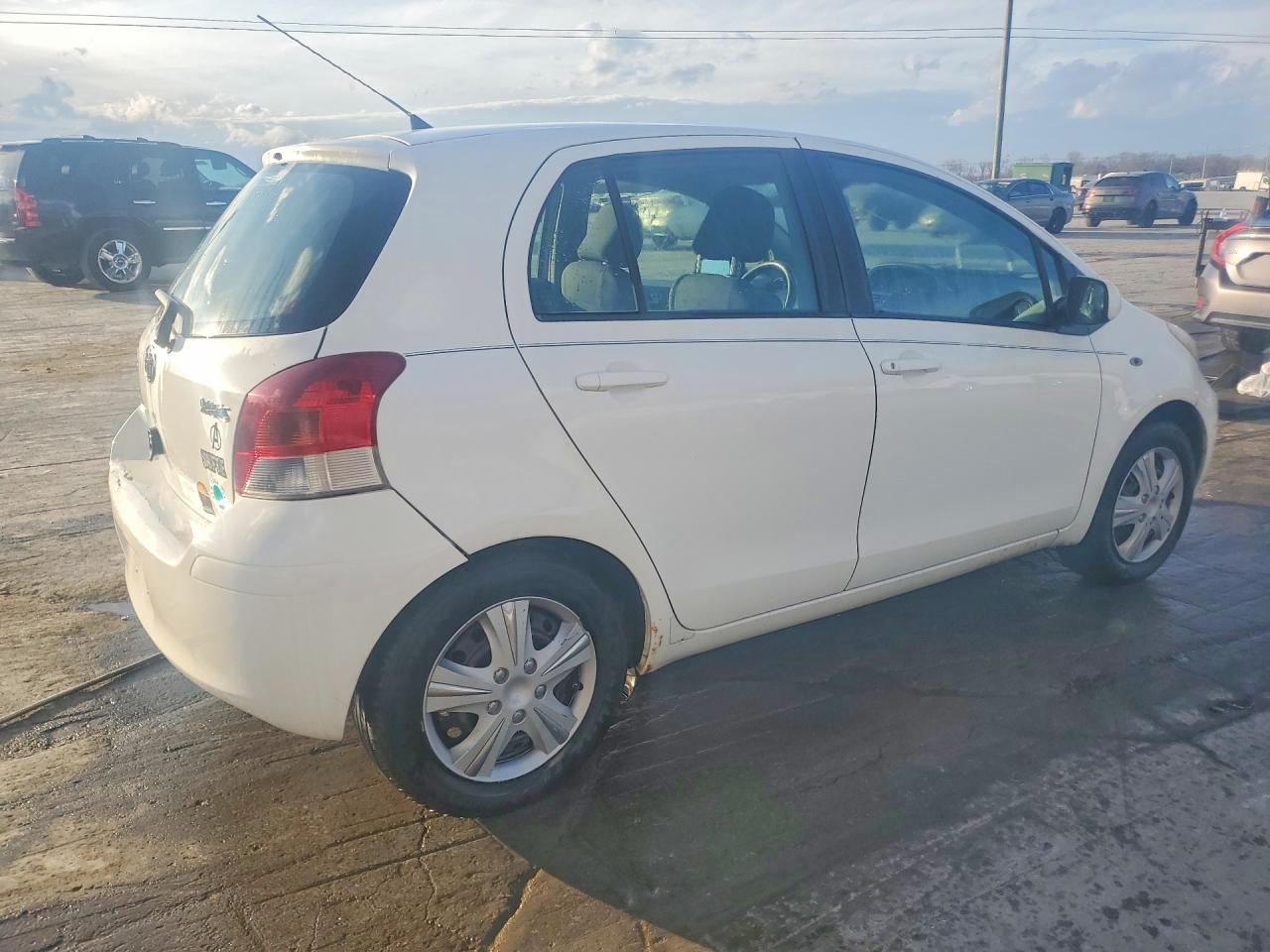2010 TOYOTA YARIS BASE photo 7