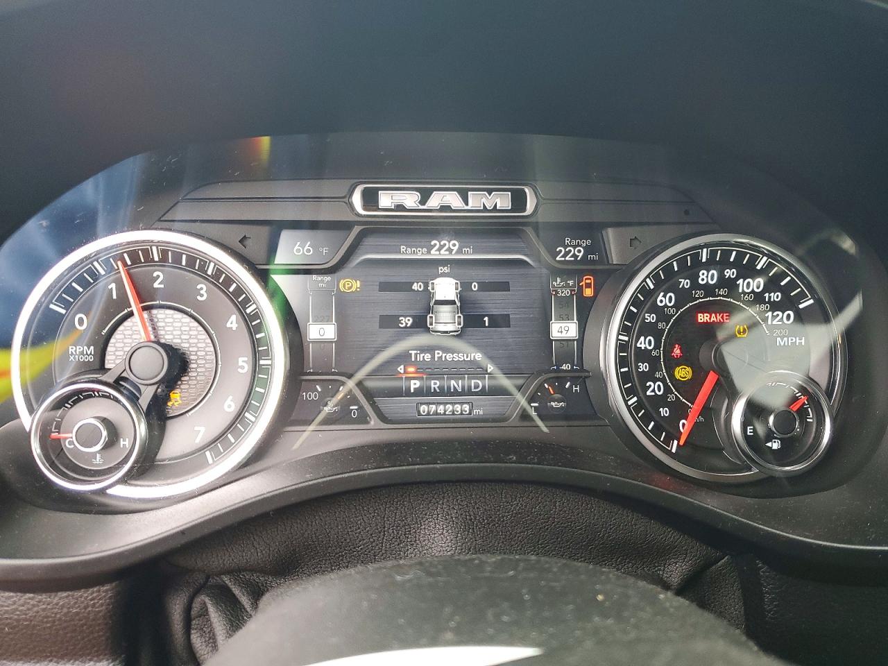 2019 RAM 1500 LARAMIE photo 9