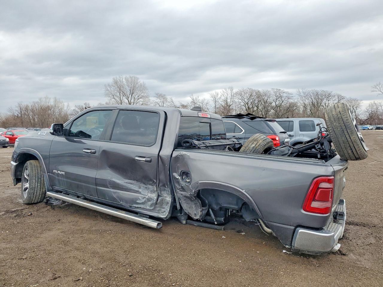 2019 RAM 1500 LARAMIE photo 2