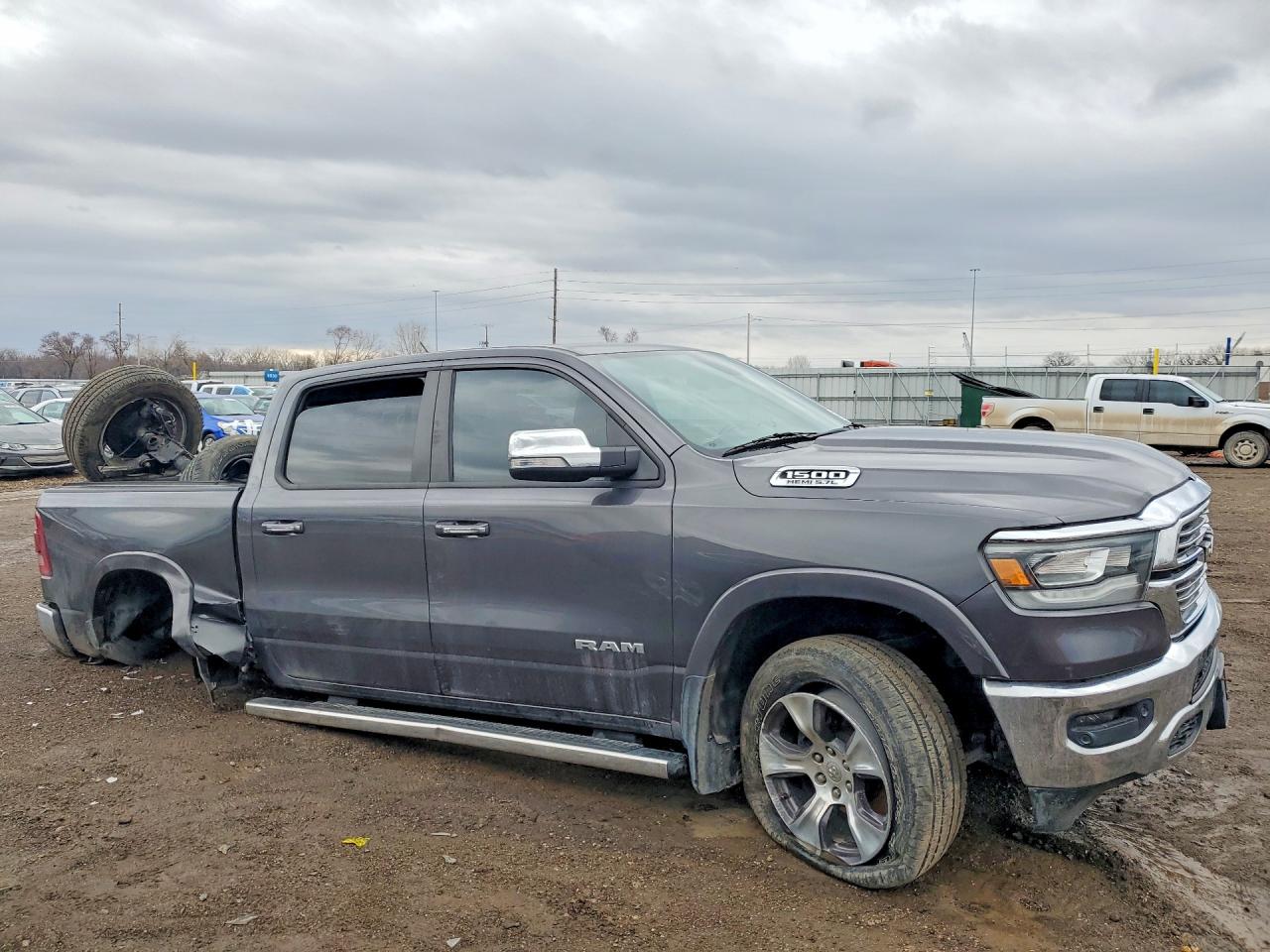 2019 RAM 1500 LARAMIE photo 4