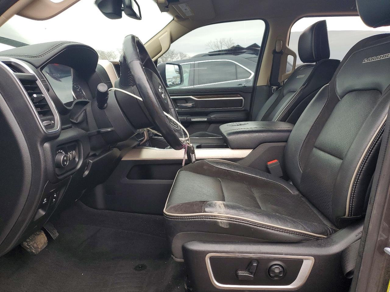 2019 RAM 1500 LARAMIE photo 7