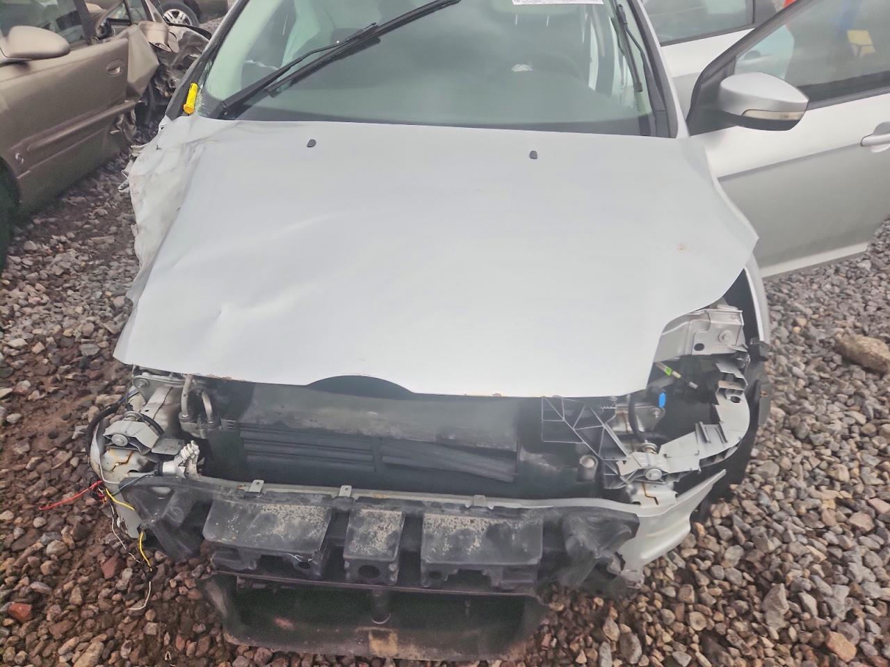 2014 FORD FOCUS SE photo 11