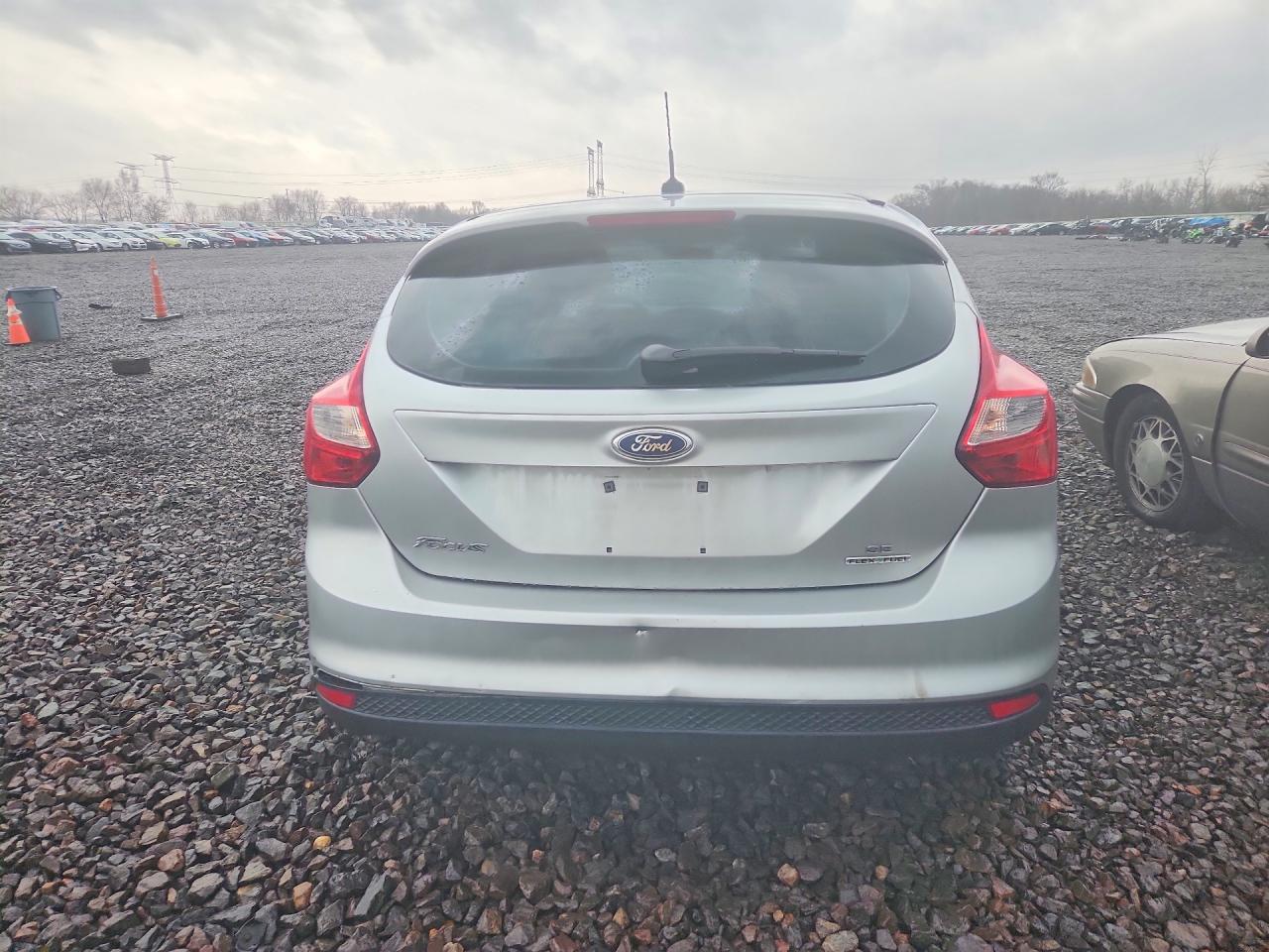 2014 FORD FOCUS SE photo 6