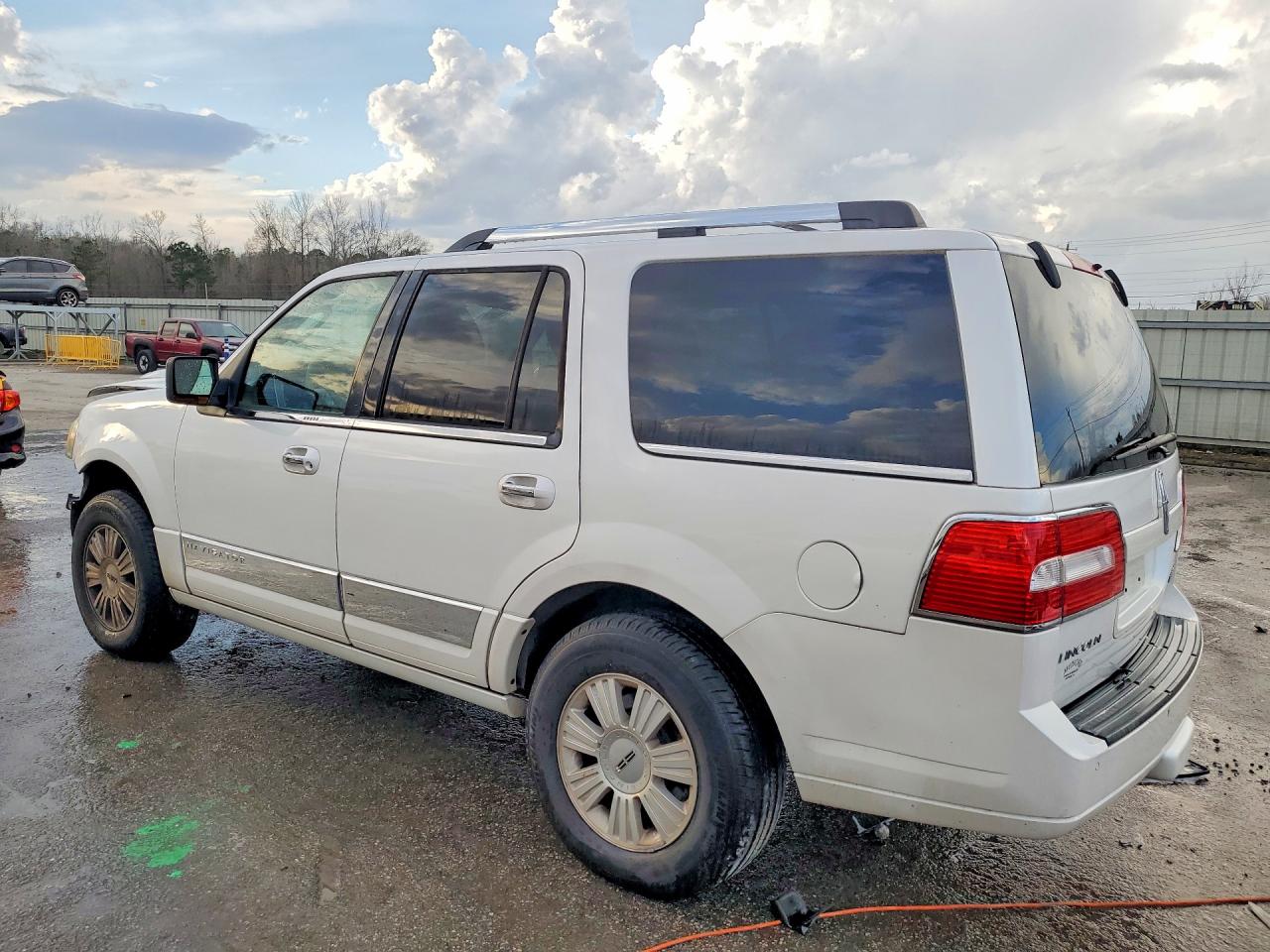 2009 LINCOLN NAVIGATOR photo 4