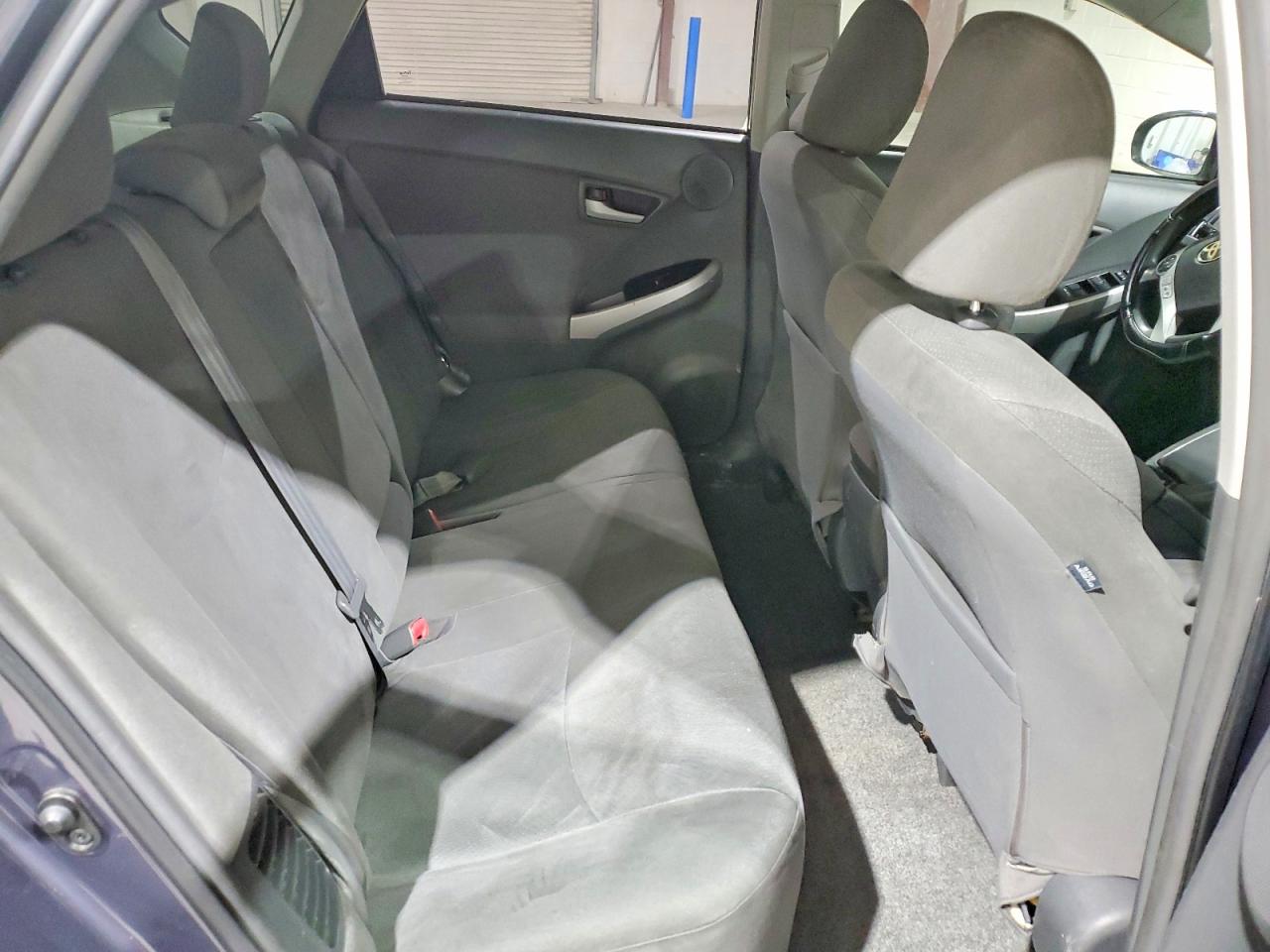 2010 TOYOTA PRIUS III photo 28