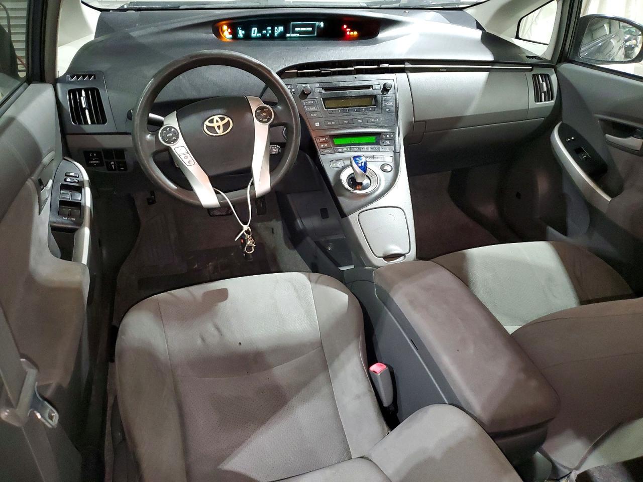 2010 TOYOTA PRIUS III photo 22