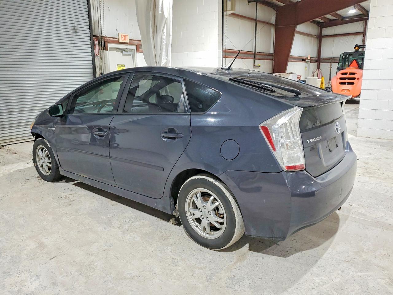 2010 TOYOTA PRIUS III photo 4